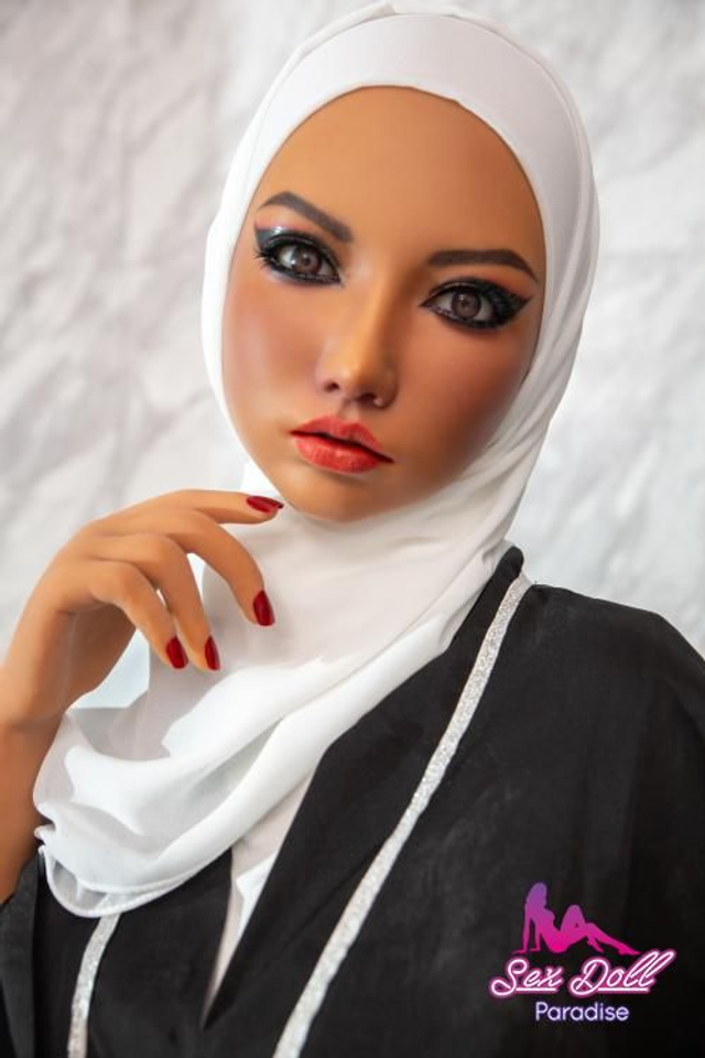 Mouna - 166cm - 50kg