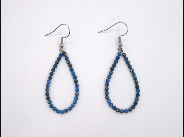 Boucles d'oreilles gouttes lapis lazulis facettés