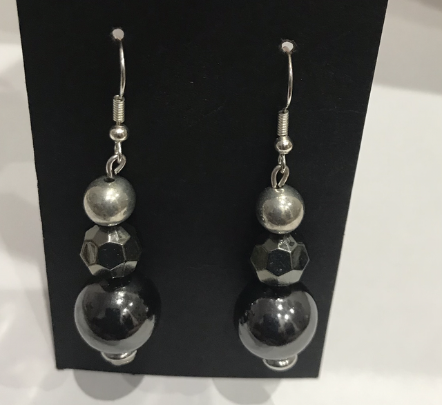 Black Dangling Earrings-BDE234