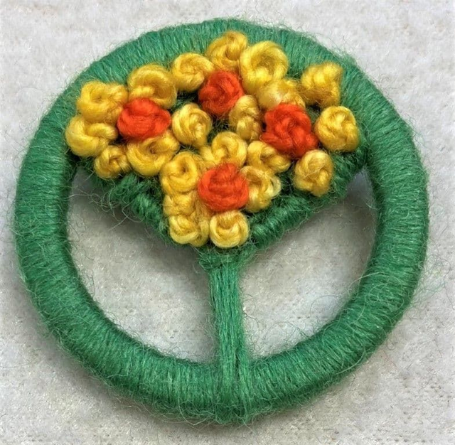 Dorset Button Jewellery Kit - Daffodils  Brooch