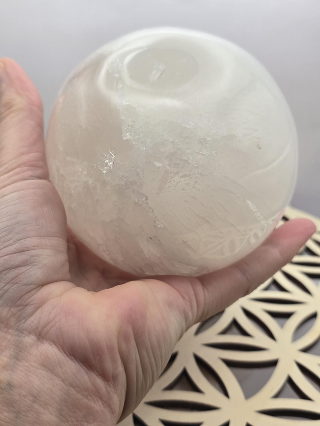 Sélénite forme sphère