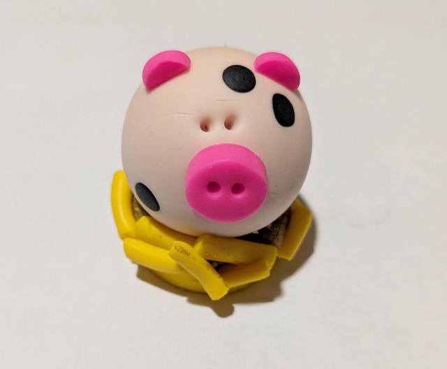 Spots (spotted piggy on the straw)