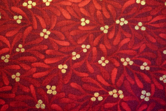 Robert Kaufman / Holiday Flourish-Festive Finery Cranberry