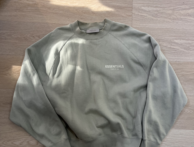 Fear of god essential size L pre-owned