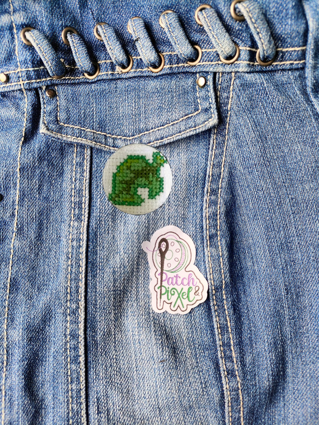 Animal crossing Badge ou porte clé brodé à la main pixel art