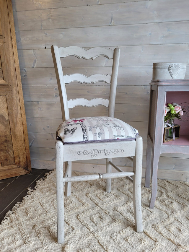 Chaise Paris