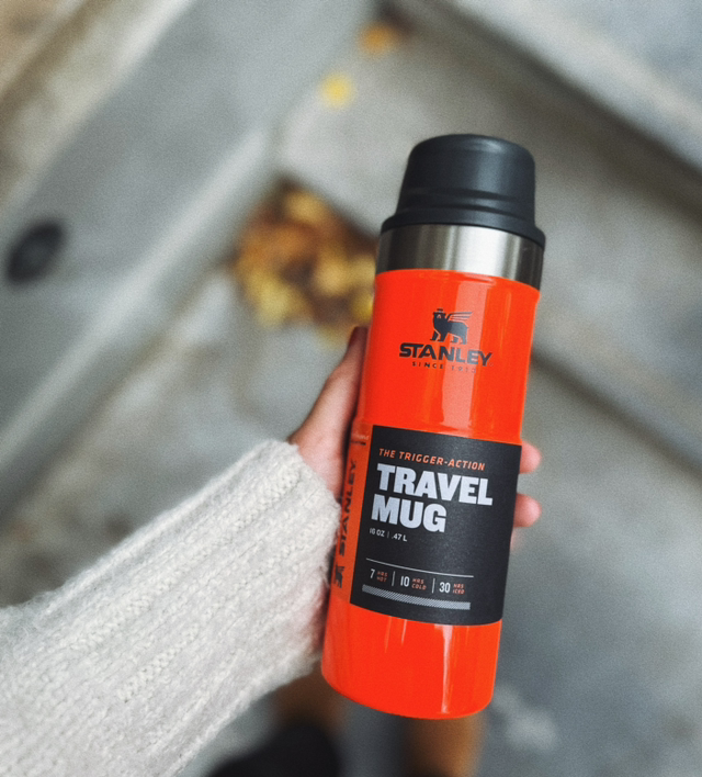 Stanley Trigger-Action Travel Mug 0,47l Blaze Orange 