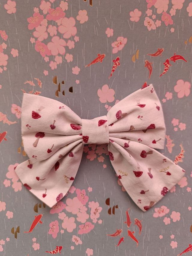 Schleife "Weiss mit Fliegenpilzen" 