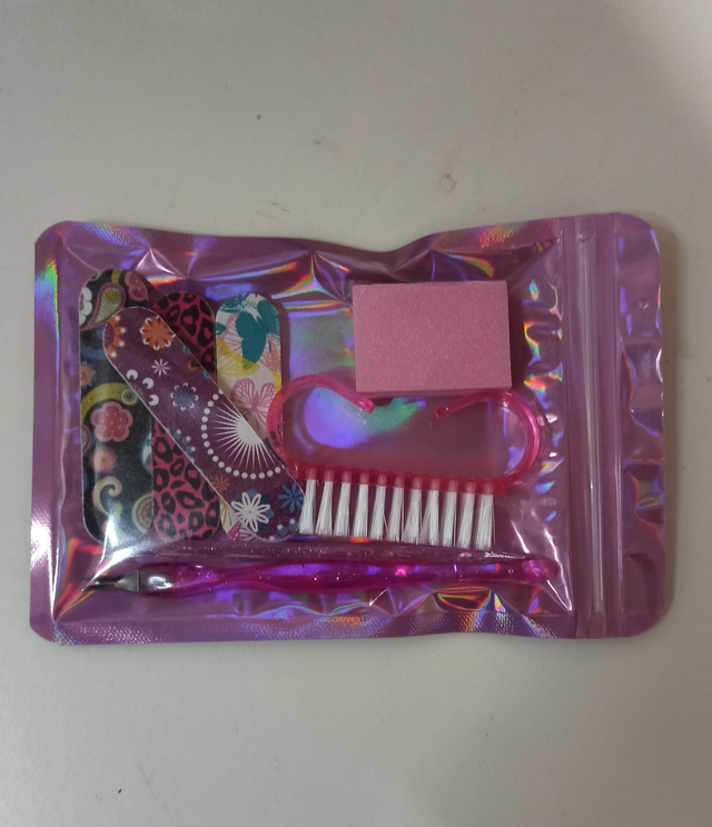 Kit manucure 9 pièces 