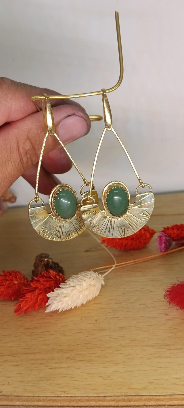 Boucles d’oreilles Aventurine – Laiton doré et finitions artisanales