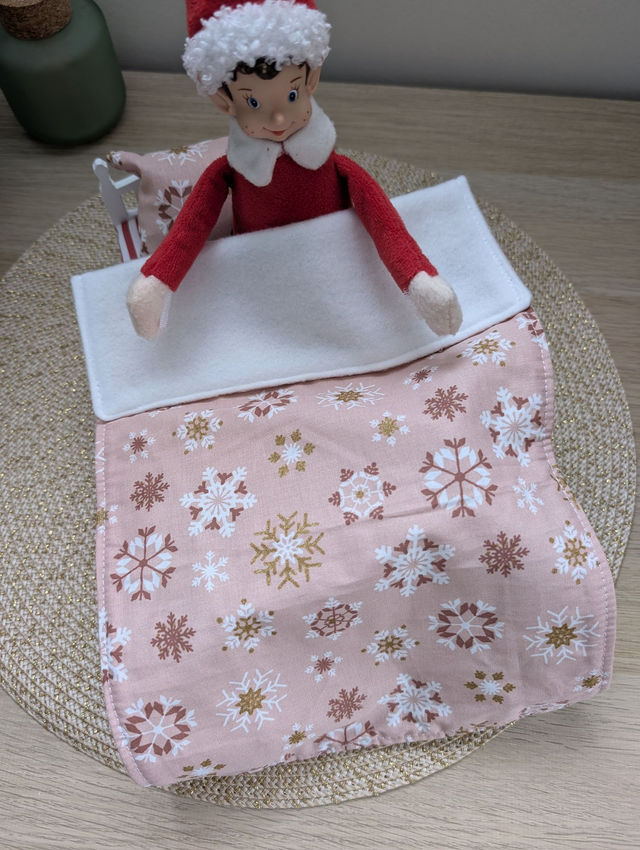 Parure de lit pour lutin farceur "rose flocons dorés"