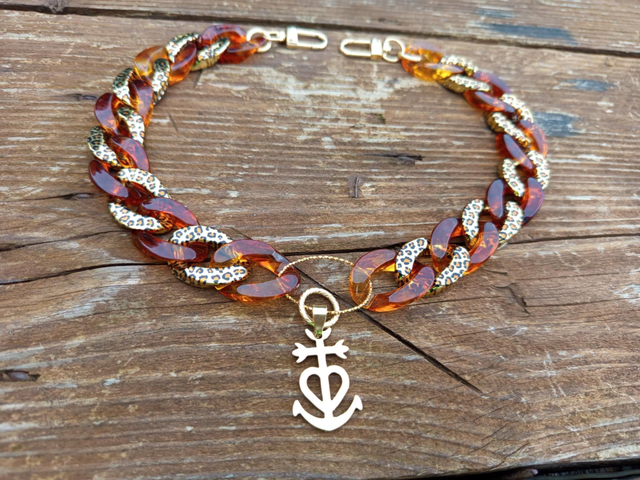 Collier en grosses mailles en acrylique Prithviya