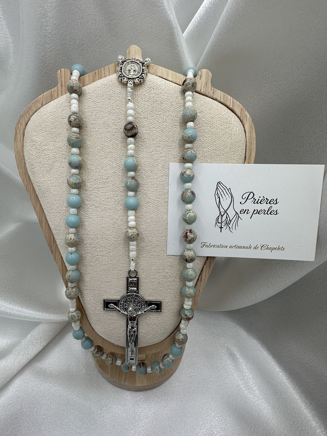 Chapelet bleu ciel et marbré – Perles 8mm & Croix argentée 