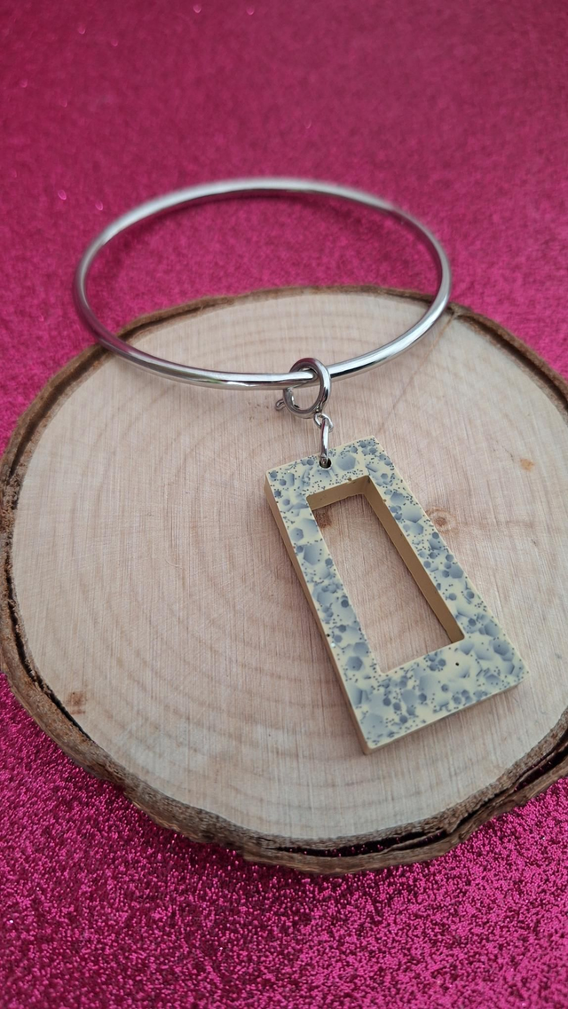 Jonc argenté 68cm trapèze beige et paillettes noires