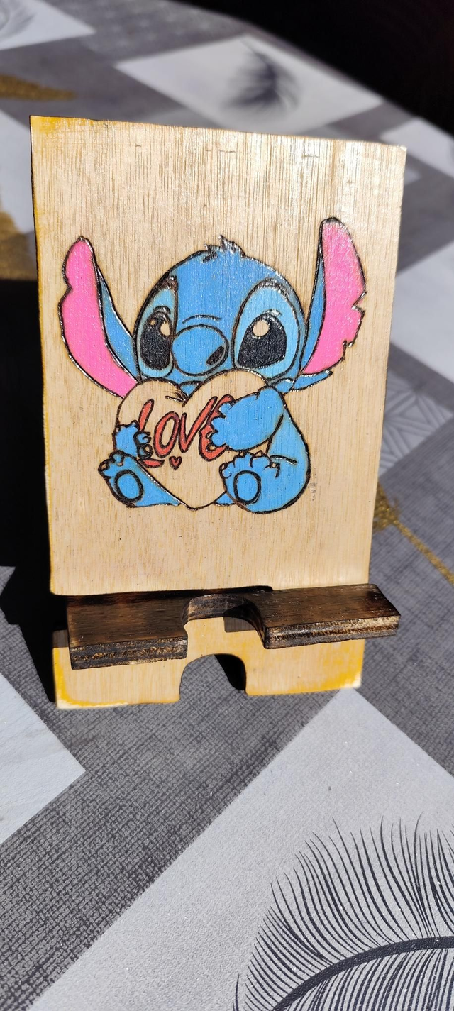 Support de charge téléphone Stitch