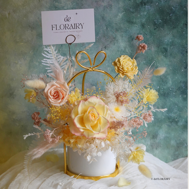 Soft Coral | Everlasting Flower in Ceramic Vase | Next-Day Flower Delivery in Bristol | UK-Wide Delivery