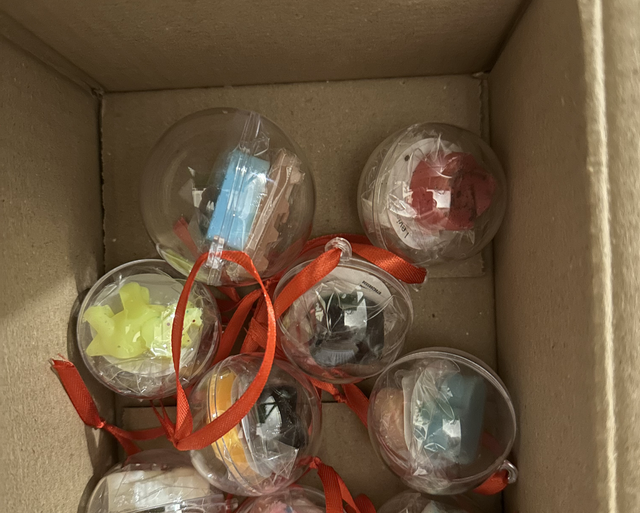 Xmas Small baubles with 2 Wax Melts