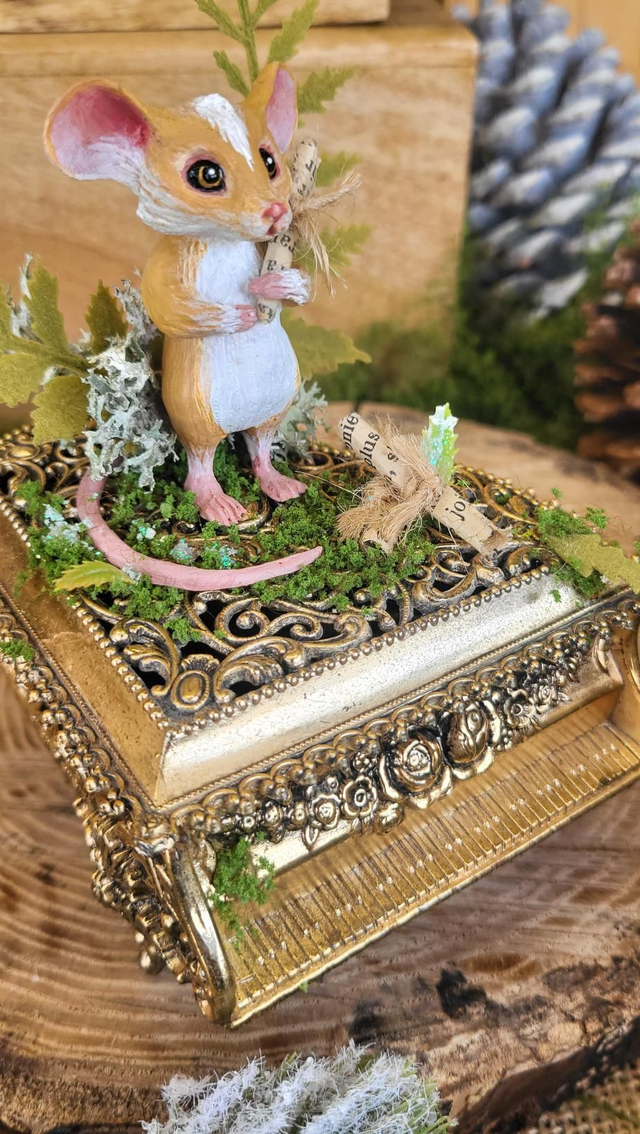 La Tisseuse d'Arpèges Dorée - Sculpture Fantastique