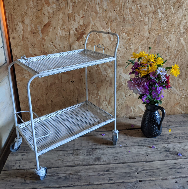 Desserte métal blanc style Mategot