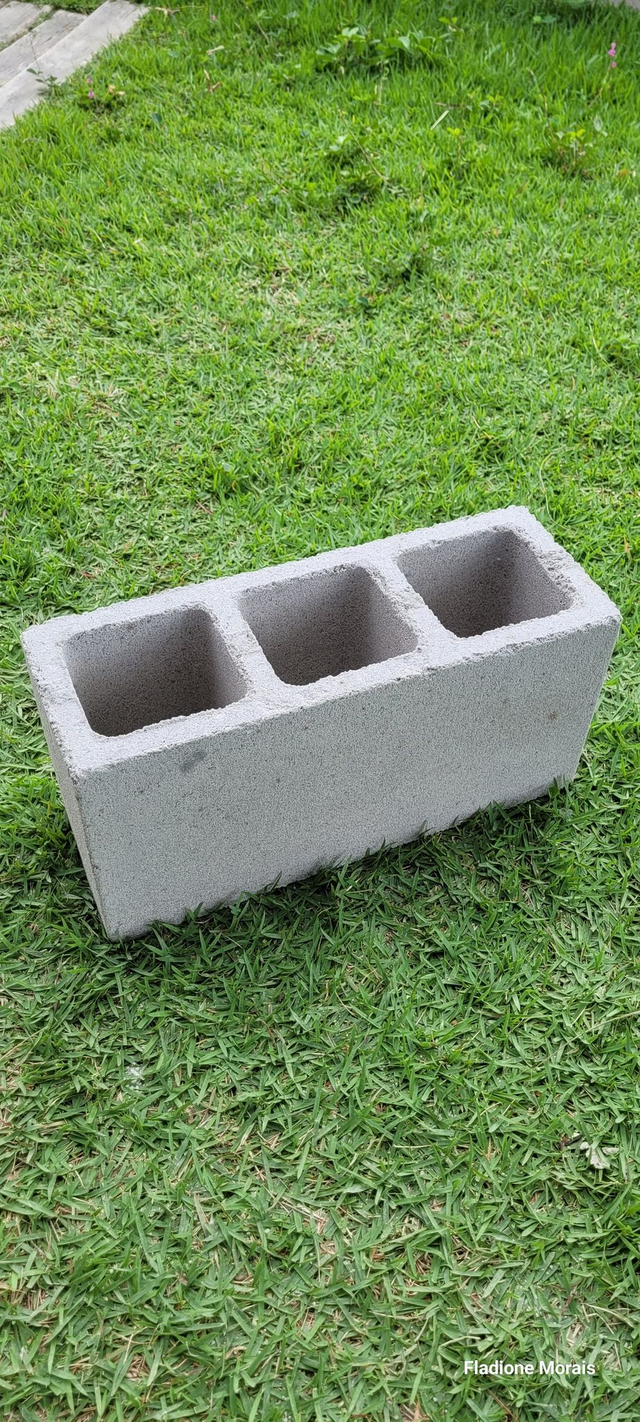 BLOCO 14X19X39 ALVENARIA VEDAÇÃO C/ 3 FUROS C/ FUNDO C/ PAREDES 20MM - Preço para retirar na fábrica