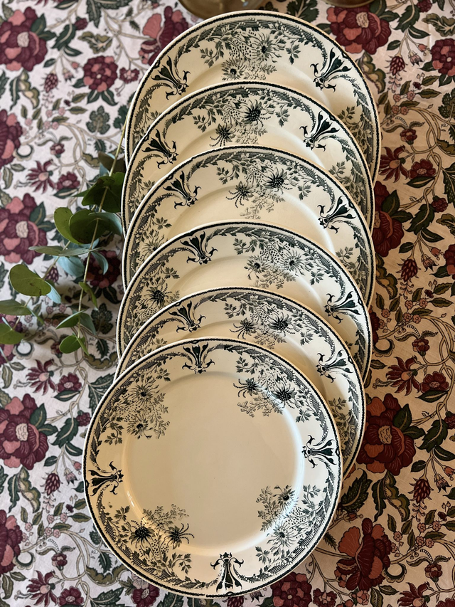 MOLIERE - Suite de 6 assiettes plates signées Sarreguemines - Terre de Fer