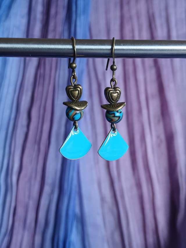 Boucles d'oreilles Eventail & petit cœur (coloris au choix)