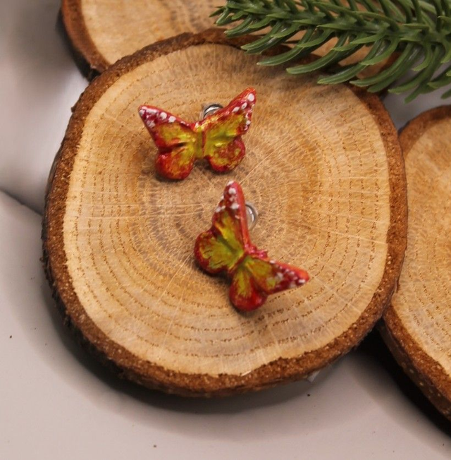 Valetut - Perhoset - nappikorvakorut