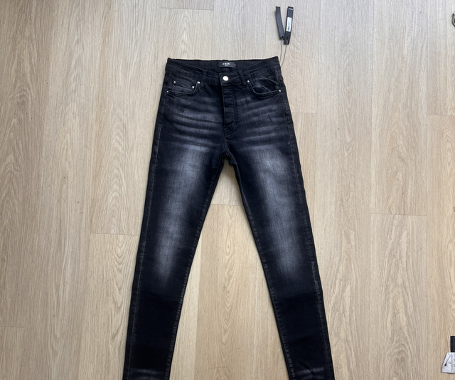 Amiri Jeans size 33 NEW