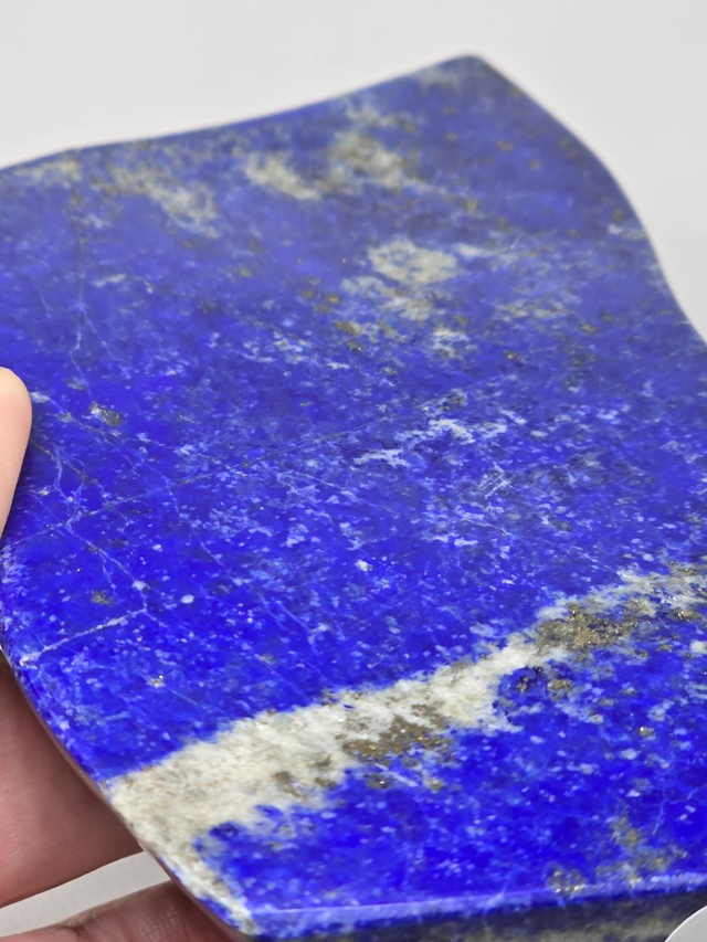 Lapis lazuli forme libre 389g