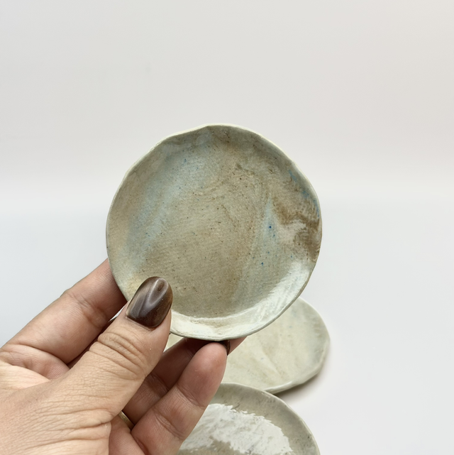 Assiette à Bijoux terre mêlée fait main, bleu ciel & maron