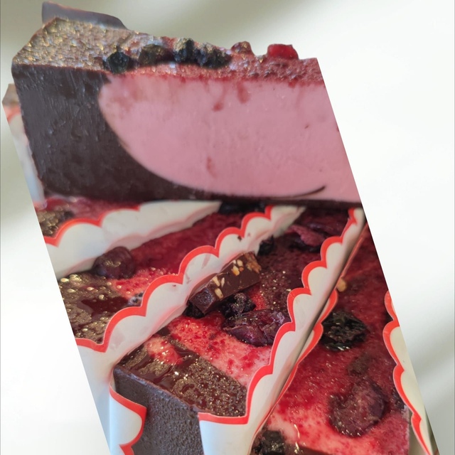 Dunkle Schokolade mit Wildbeere- zwischen 130 - 170 Gramm/ Stück