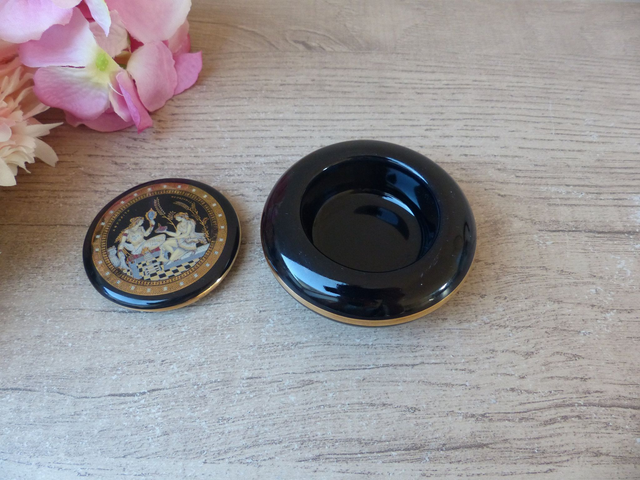 Petite boîte à bijoux en céramique grecque – Motif Aphrodite Déesse de l'Amour – Bordure dorée à l’or 24K – Cadeau romantique et décoratif