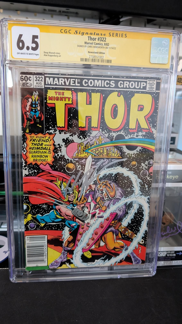 CGC Graded Comic 6.5 Marvel The Mighty Thor #322 Signed By Chris Hemsworth 