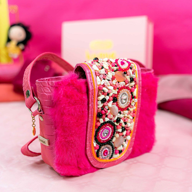 Bolso de Pelos &amp; Bordado