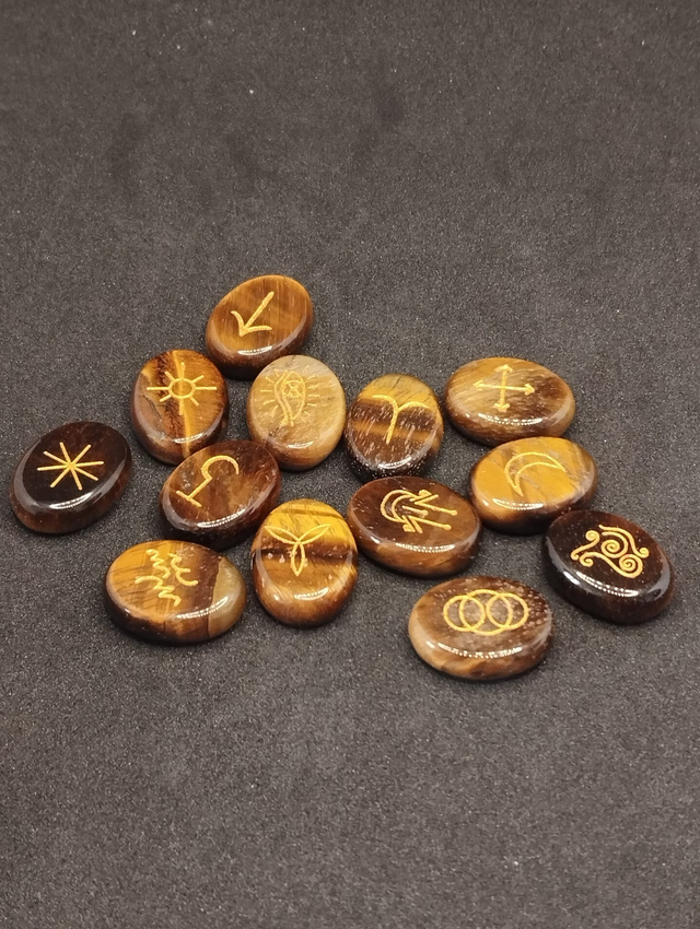 Runes de sorcières en œil de tigre