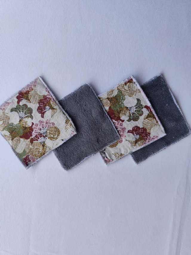 Lot de 4 lingettes démaquillantes