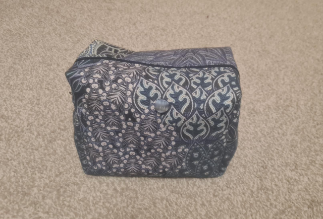 Blue Leaf Patterned Toiletry Bag