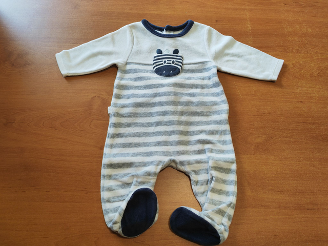 Pyjama rayé / zèbre en 3 mois