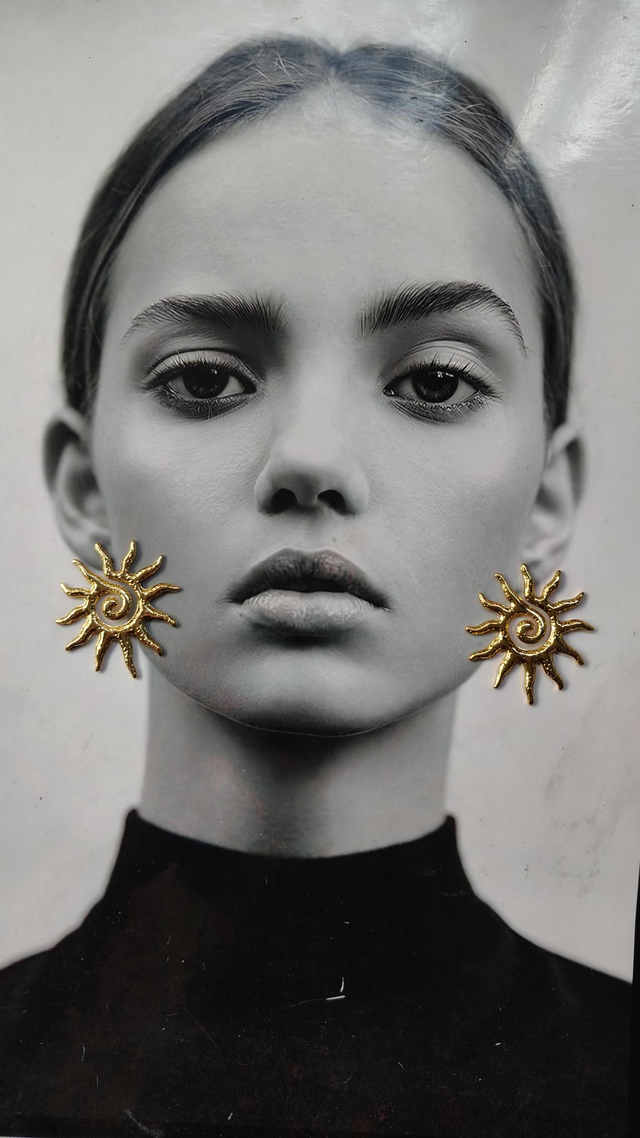 Orecchini sole a bottone 