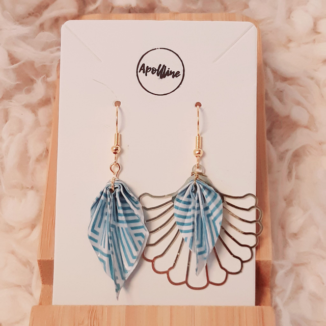 LES DIFFÉRENTES – boucles d&#039;oreilles asymétriques en origami