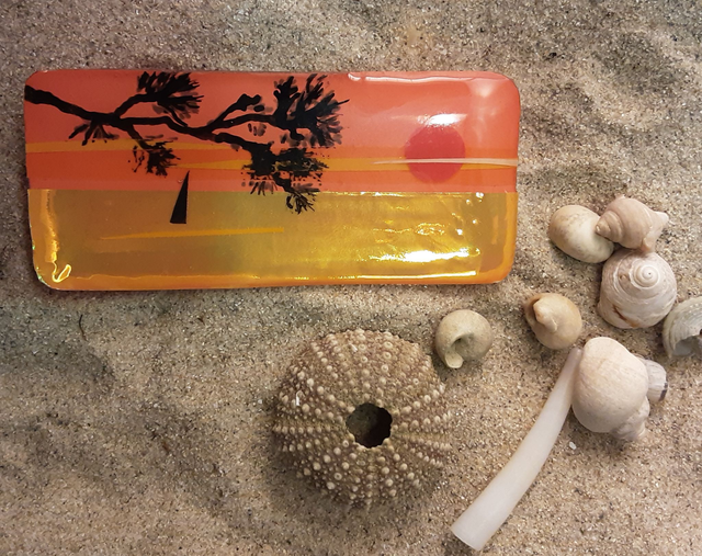 Broche grand rectangle angle arrondi collection Maritime fond orange soleil couchant pin noir mer irisée