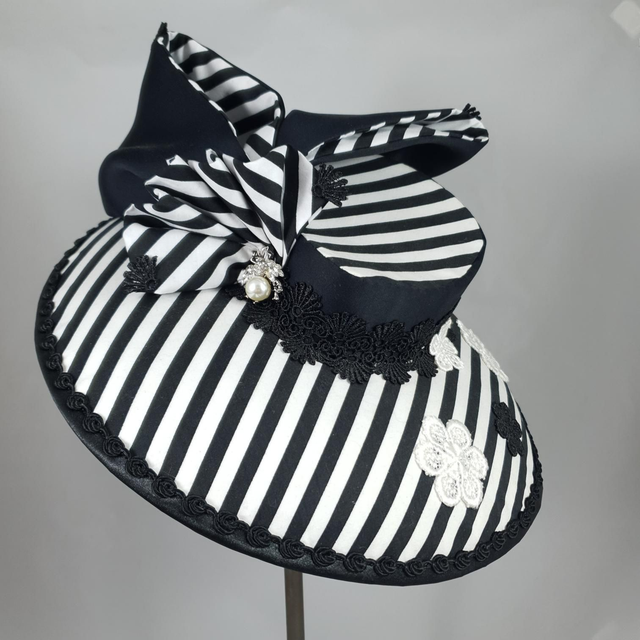 Midi Capeline Beetlejuice