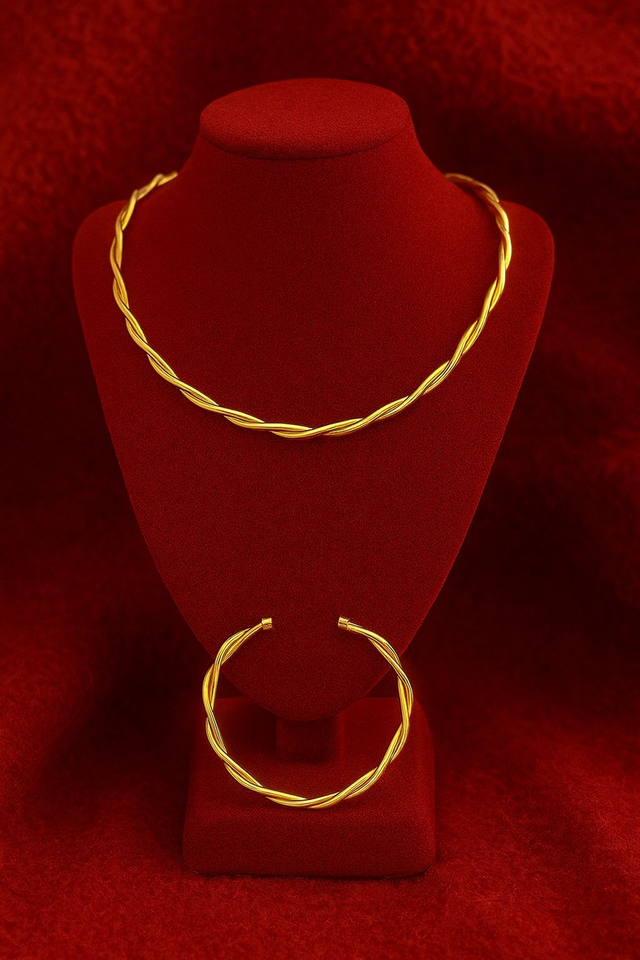 Golden Twist Elegance