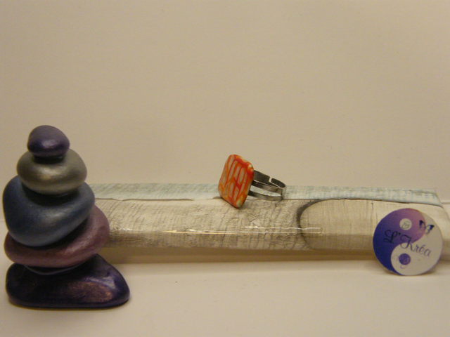 Carré Arrondi Rouge/Orange/Blanc 2