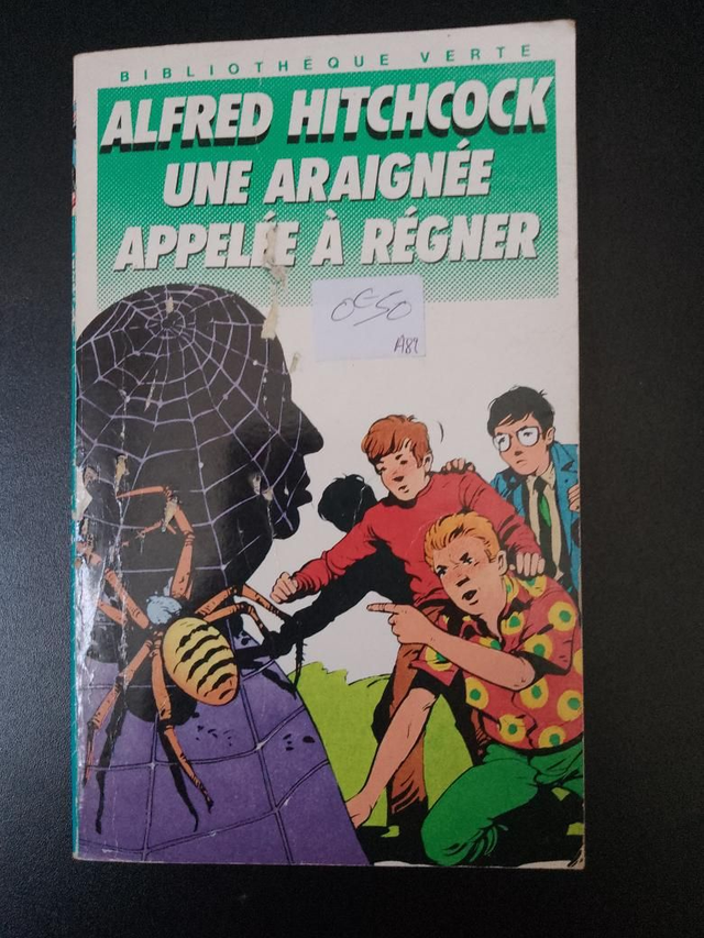 Une araignée appelée à régner, Alfred Hitchcock