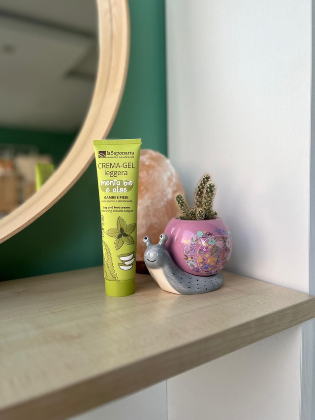 Leggera - CremaGel defaticante e rinfrescante di La Saponaria (150 ml)