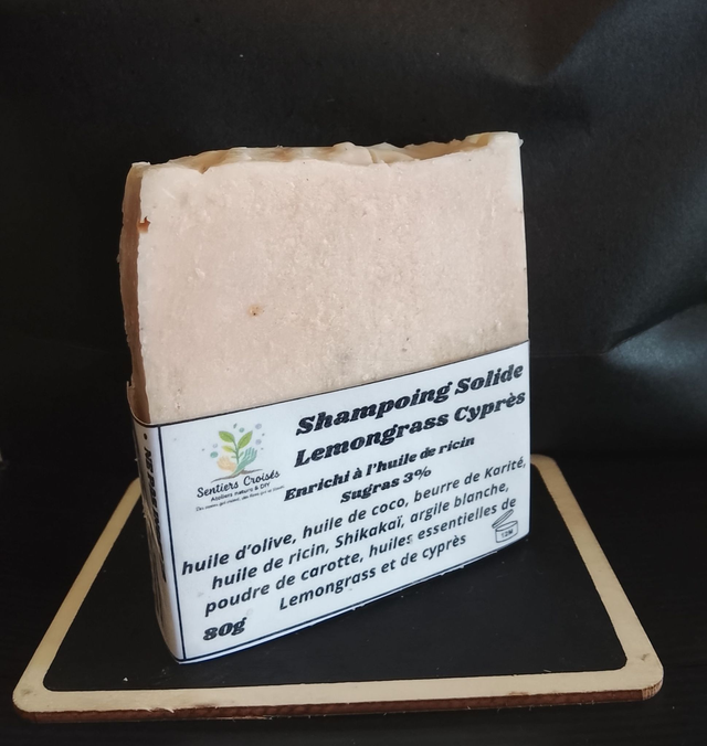 🌿 Shampoing Solide Lemongrass Cyprès – 80 g  Enrichi à l’huile de ricin – Surgraissé 3% Fabrication artisanale – Saponification à froid