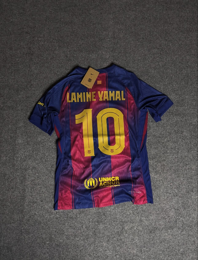 🏷️ OFERTA EXCLUSIVA - CAMISETA FC BARCELONA 25/26 - 1ª EQUIPACIÓN CON ESTAMPACIÓN LAMINE YAMAL #10 + PARCHE A ELEGIR (LIGA O CHAMPIONS)