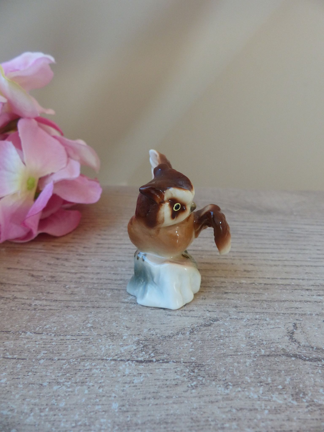 Miniature Bone China Figurine Hibou en Porcelaine - figurine hibou de collection ailes déployées Vintage - Japon