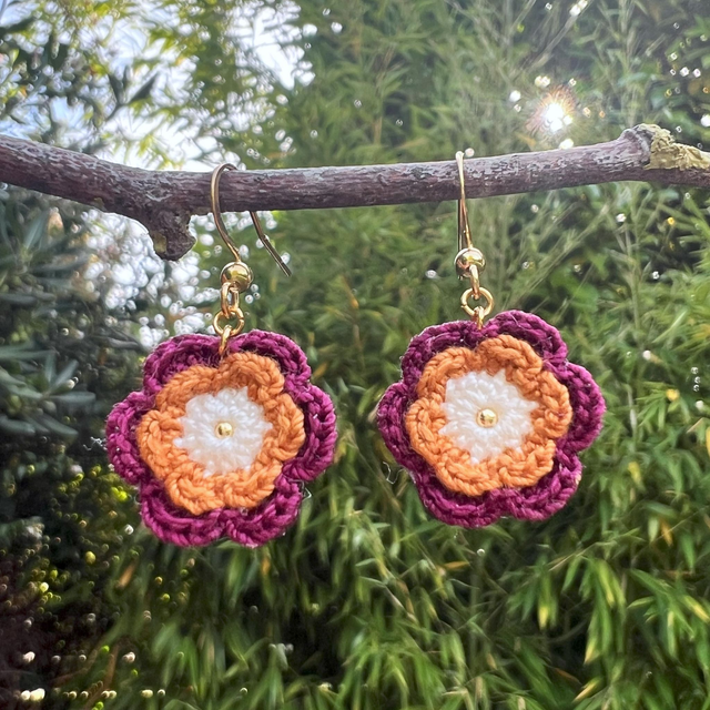 Boucles d’oreilles fleurs Corolles ~ S ~ Bordeaux / Ocre